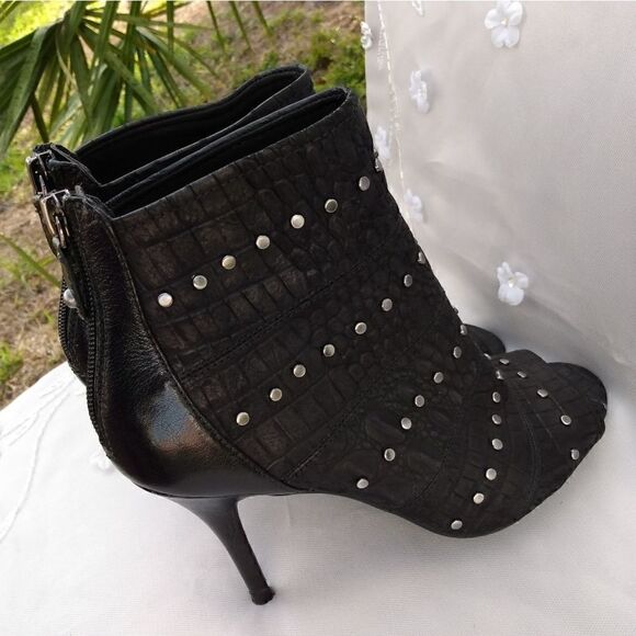EUC CARESS Black with Silver Studs Open Toed Heeled Boots Zipper Closure Size 9 - Picture 5 of 8